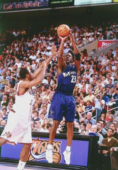 关于NBA常规赛倒计时，华盛顿奇才加时末段队长鼓劲，细节引发关注，引发热议，更衣室氛围转暖的信息-爱游戏入口